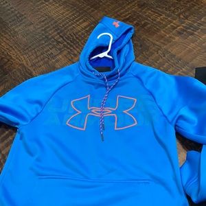 Under Armour hoodie. Size Adult M. Like new.